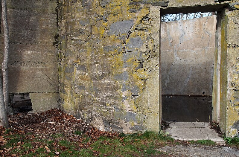 Ruins of a water tank at Rocky Point State Park