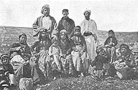 Samaritanos, de uma foto de cerca de 1900 do Palestine Exploration Fund.