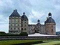 Le château de Hautefort.