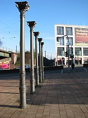 gusseiserne Säulen des alten Bahnsteigdachs