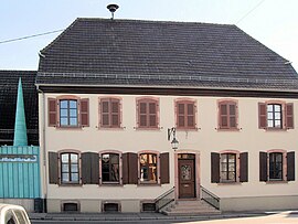 The town hall and the school in Blodelsheim