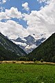 Il Gran Paradiso visto da piazza Émile Chanoux, a Cogne.