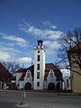 Kuressaare, die Hauptstadt der Insel,...