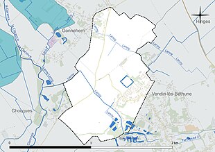 Carte en couleur présentant le réseau hydrographique de la commune