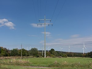 bij Lammersdorf, panorama met elektriciteitsmast en moderne windmolen