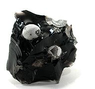 mit eingelagertem Cristobalit („Schneeflocken-Obsidian“)