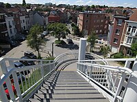 Trappen tussen de perrons en het Arcadenplein