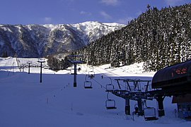 Góra Hyō-no-sen (Suga-no-sen, 1510 m) i teren narciarski w Yabu, w górach Chūgoku