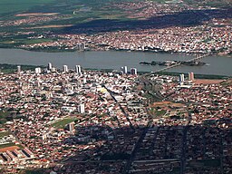 São Franciscofloden, med Petrolina i förgrunden och Juazeiro på andra sidan.