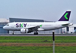 Airbus A319-100 der Sky Airline