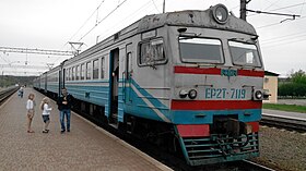 Elektrotrajno ER2T-7119 en stacidomo Ĵiĥor