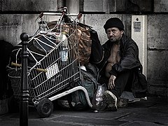 第二名： Homeless person in Paris Eric Pouhier (CC BY-SA 2.5)