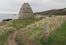 Dunure Castle Dovecot - geograph.org.uk - 4908748.jpg