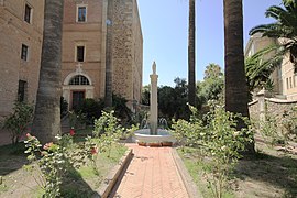 Fountain at Seminario Arcivescovile - panoramio.jpg