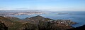 Le massif de l'Esterel, la baie de Cannes et, en troisième plan derrière les îles de Lérins, le cap d'Antibes.