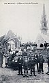 L'Église et l'Arc-de-Triomphe vers 1920 (carte postale Villard).
