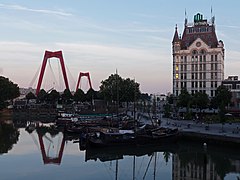 Rotterdam, het Witte Huis RM334003, de Willemsbrug en de Oude Haven foto5 2015-08-01 20.51.jpg