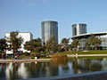 Blick auf Autotürme in der Autostadt