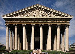 Pórtico octástilo doble de la iglesia de la Madeleine (1807-1843) de París, fachada de Pierre-Alexandre Vignon