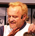 Q687936 Antony Worrall Thompson geboren op 1 mei 1951