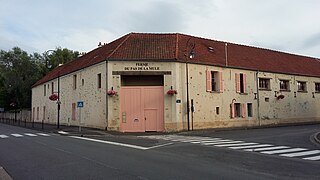 Entrée de la ferme du Pas de la Mule.