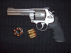 Modern laddram för revolver