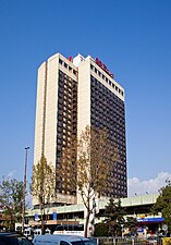 Hotel din Rodina, misali na salon gine gine na Brutalist