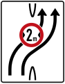 Zeichen 505-22 Überleitungstafel; Darstellung ohne Gegenverkehr und mit integriertem Zeichen 264 auf Autobahnen: zweistreifig nach rechts