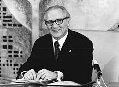 Bundesarchiv Bild 183-R1029-031, Erich Honecker (cropped).jpg