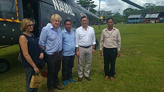 El Ministro de Relaciones Exteriores del Perú, Néstor Popolizio y el Ministro de Asuntos Exteriores Británico, Boris Johnson, visitaron el Instituto de Investigaciones de la Amazonía Peruana en la ciudad de Iquitos. - 42214552201.jpg