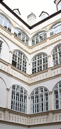 Thumbnail for File:Haus mit Renaissancehof Wien 2009 PD.jpg