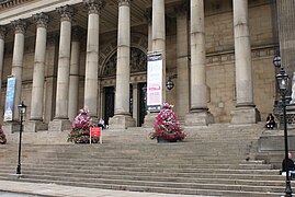 Leeds Town Hall (geograph 2702107).jpg