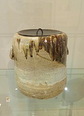 Pot à eau froide (mizusashi) employé dans la cérémonie du thé japonaise, fin de l'époque d'Edo.