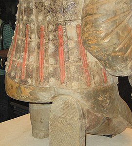 The Terracotta Warriors were once painted. Today only a handful of statues contain small amounts of paint.[ต้องการอ้างอิง] Also notice the detail put into the soles of the warrior's shoes.