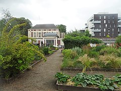 Enclosure of free plantations in botanical garden of Tourcoing.