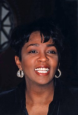 Anita Baker 1998.jpg