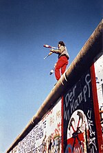 Thumbnail for File:Juggling on the Berlin Wall 1a.jpg