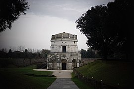 Mausoleo di Teodorico 16-12.jpg