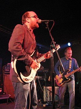 Robert Schneider (links) met The Apples in Stereo in 2006