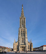 Catedral de Ulm, de 1377, con la torre de iglesia más alta del mundo, desde 1890.