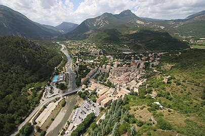 Verdon river downstreams, mountains of Massif du Montdenier