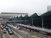 „Coliseum“ und Bahnhof, 2006