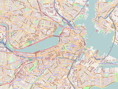 Mapa konturowa Bostonu, blisko centrum na prawo znajduje się punkt z opisem „Boston South Station”