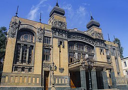 Opera and ballet theatre in Baku Photograph: Havin hp Licensing: CC-BY-SA-4.0