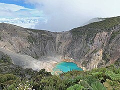 Crater Irazu volcano CRI 01 2020 1512.jpg