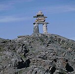 Inunnguaq, eitt slag av varða (Inuksuk), í Rankin Inlet (inuktitut: Kangiqliniq) í sunnara landsparti Kivalliq.