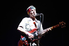 Manu Chao at 2007 Coachella Valley Music and Arts Festival.jpg