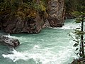 Deutsch: Die Overlander Falls im Mount Robson Provincial-Park,in Kanada.