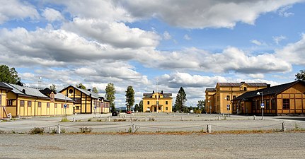 Kaserngården framför kanslihuset vid Trängvägen.