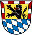 Landkreis Neustadt an der Aisch (–1972) Geteilt; oben in Gold, beiderseits und oben mit einem von Silber und Rot gestückten Schildbord, ein wachsender, rot bewehrter schwarzer Löwe; unten die bayerischen Rauten.